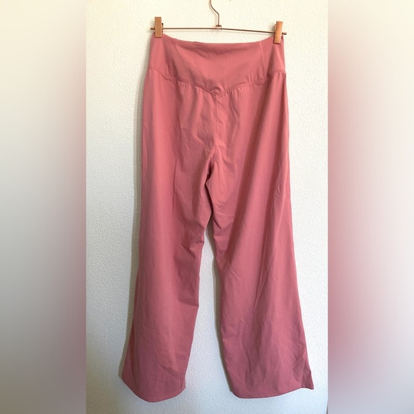 Halara Crossover High Waisted Back Pocket Wide Leg Yoga pants leggings - Picture 8 of 11